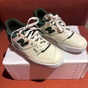 Like New New Balance 550 Sneakers. Size 7.5 W. “Angora Green”